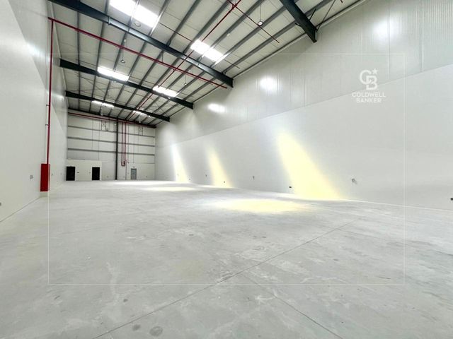 High spec modern warehouse | Brand new | 60 KW
