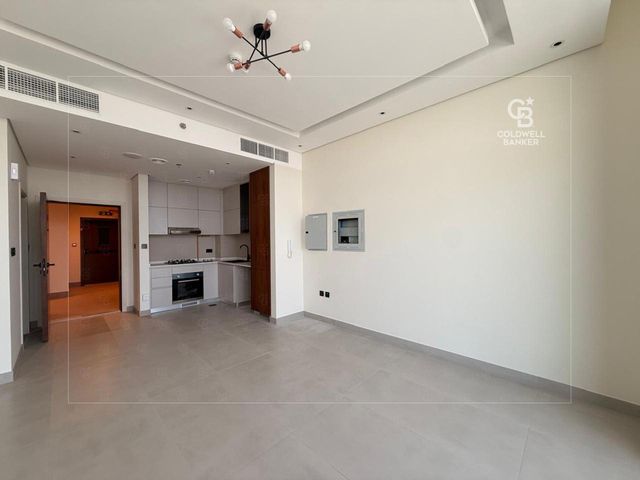 Next To Metro | High Floor | Vacant | Vastu