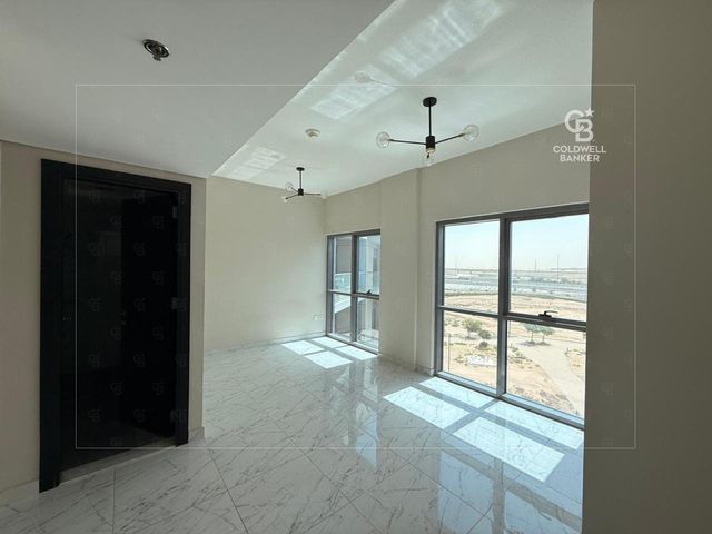 Vacant | Multiple Options | Pool, Gym and Park