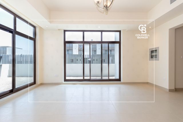 Corner Villa | Large Plot | Close to Exit