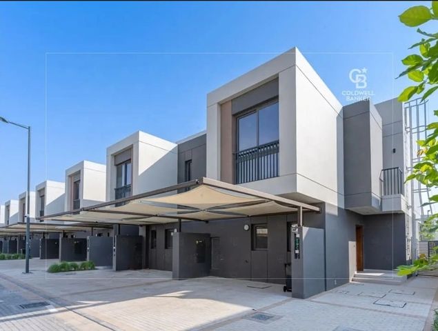 Corner Unit | Single Row | Close Kitchen
