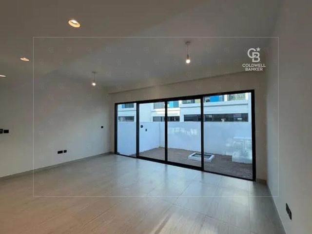 Vacant | Genuine listing | Close to Central Hub