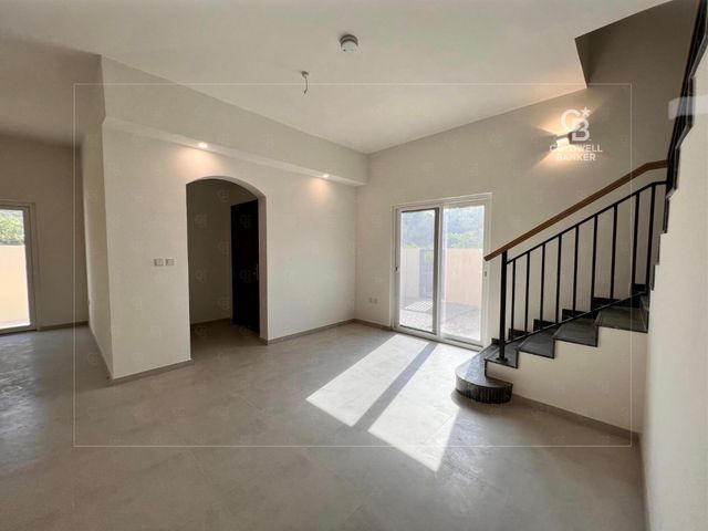 Spacious Corner Villa | Private L-Shaped Garden